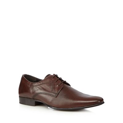 Brown leather perforated shoes
